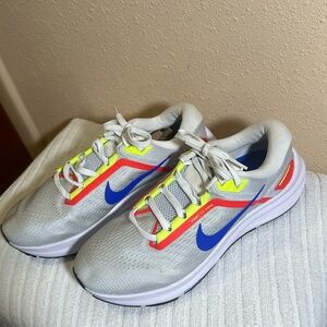 Nike zoom structure 24 size 6